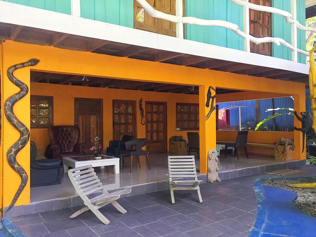 Madre Selva Hostel Puerto Viejo de Talamanca Exterior photo
