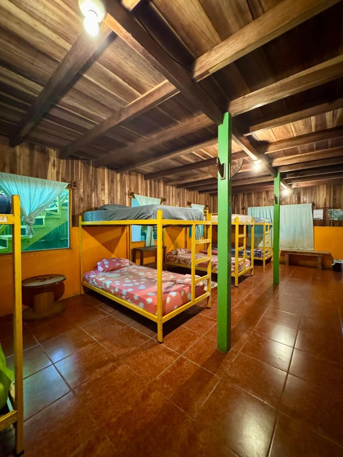 Madre Selva Hostel Puerto Viejo de Talamanca Exterior photo